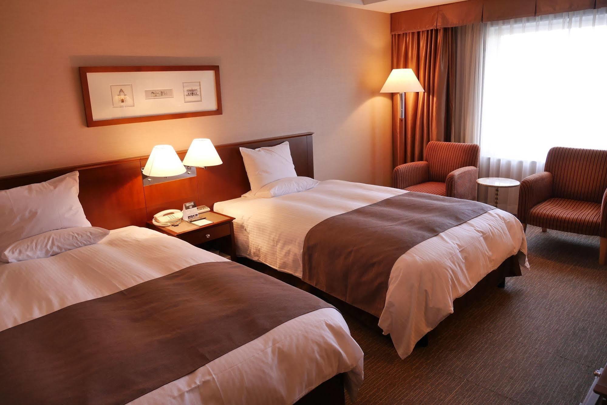 Rembrandt Hotel Ebina Exterior photo
